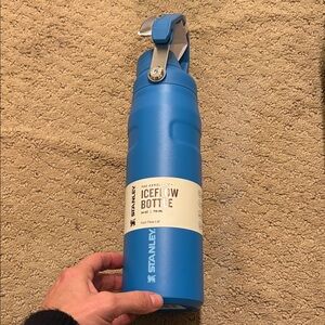 Stanley IceFlow Bottle in Vibrant Blue